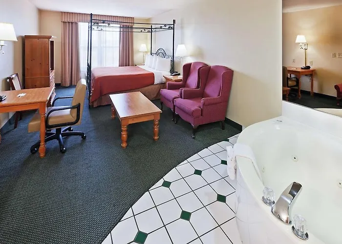 Country & By Radisson, Worth, Tx