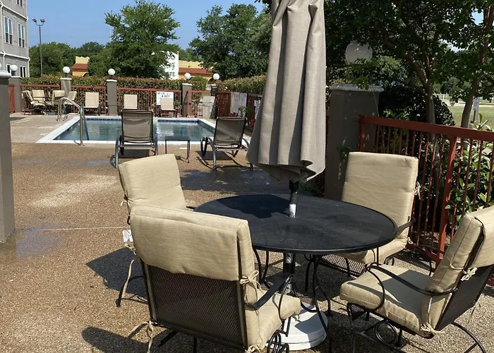 Country & By Radisson, Worth, Tx Hotel