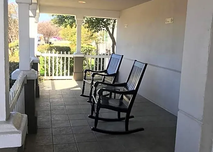 Country & By Radisson, Worth, Tx Hotel